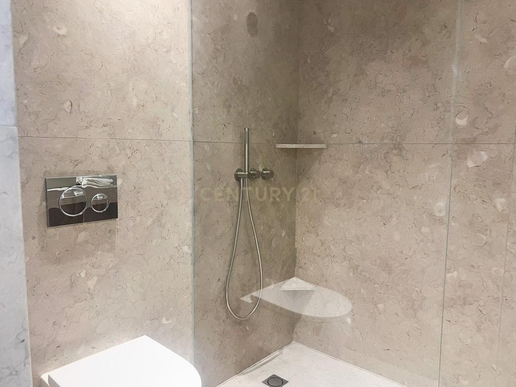 Luxuoso Apartamento T1 para Arrendamento - Lisboa, Campolide - Image 33