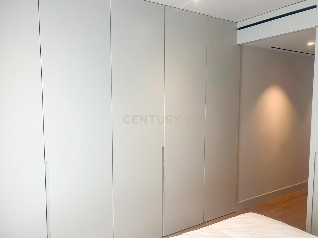 Luxuoso Apartamento T1 para Arrendamento - Lisboa, Campolide - Image 32