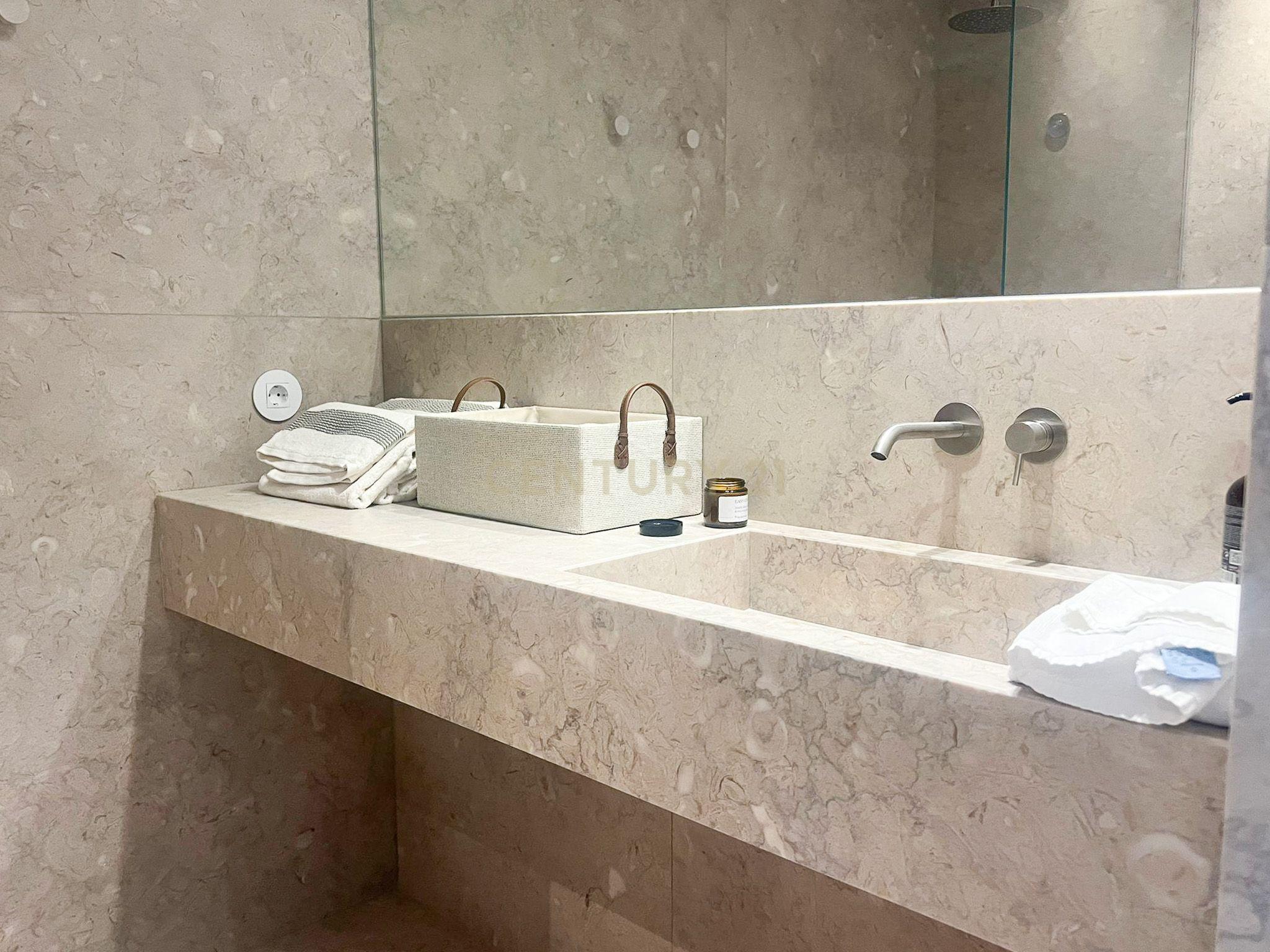 Luxuoso Apartamento T1 para Arrendamento - Lisboa, Campolide - Image 34