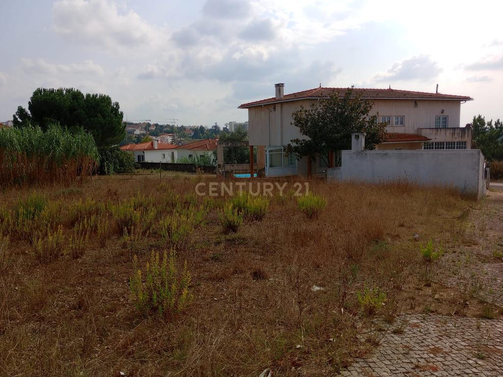 Terreno urbano com 650m2, Quinta da Mainça, Coimbra - Image 3