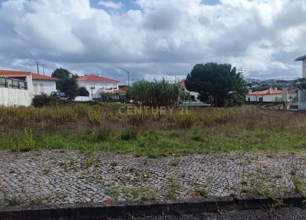 Terreno urbano com 650m2, Quinta da Mainça, Coimbra - Image 1