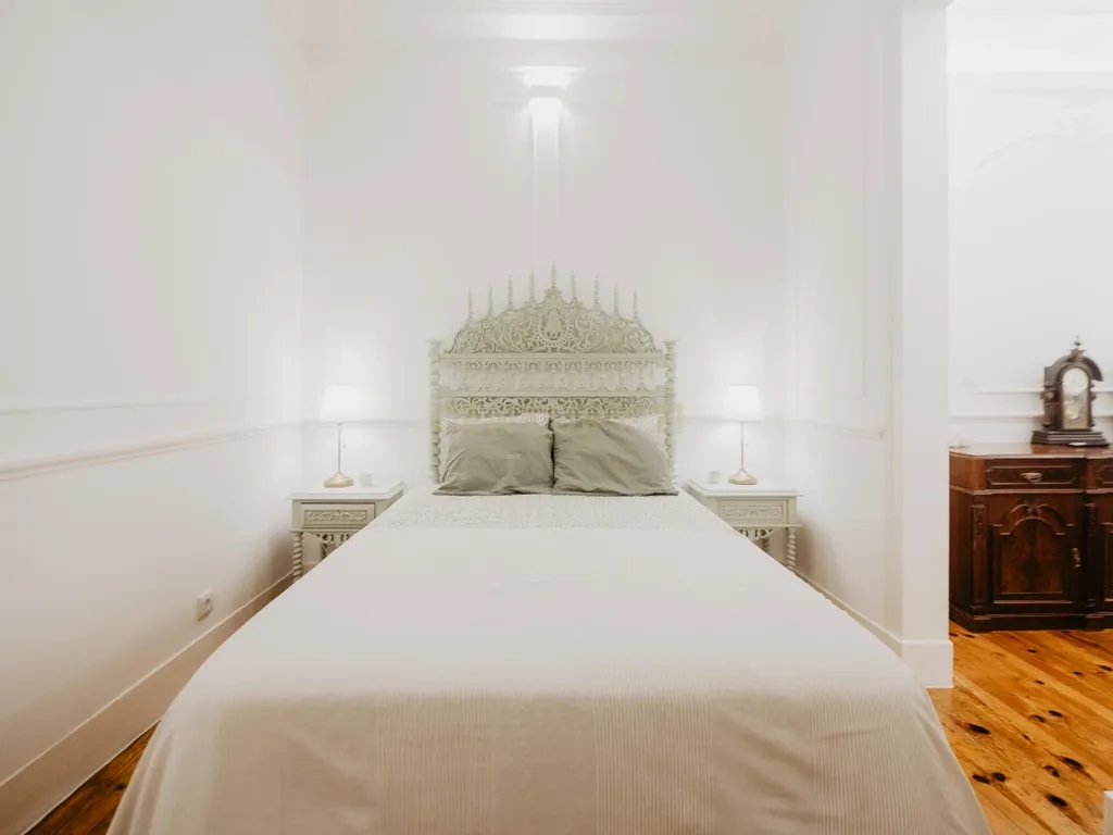Apartamento T1 +1 de charme no Bairro Alto - Image 2