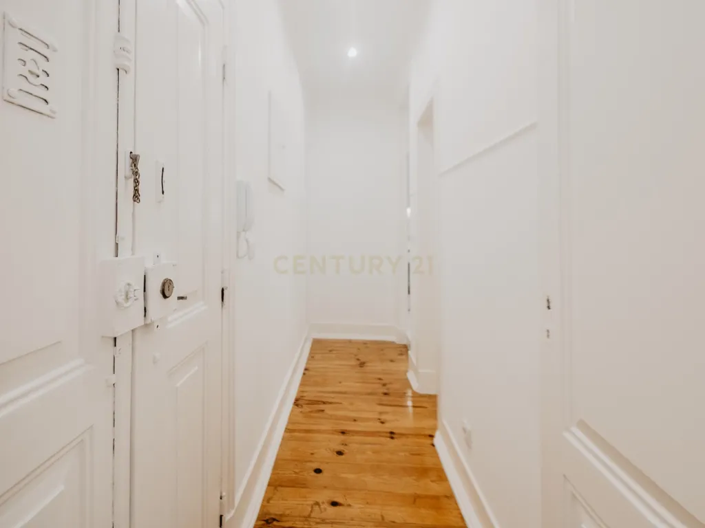 Apartamento T1 +1 de charme no Bairro Alto - Image 14