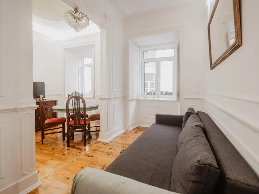 Apartamento T1 +1 de charme no Bairro Alto - Image 9
