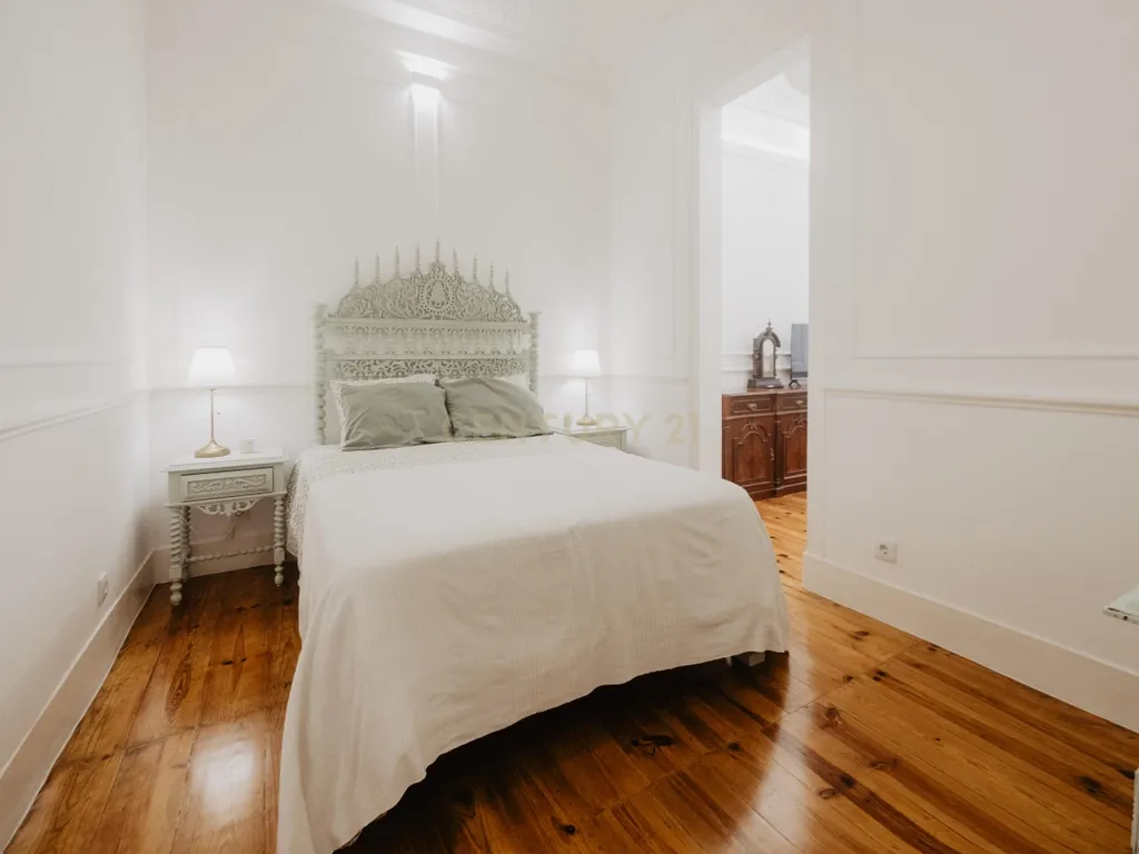 Apartamento T1 +1 de charme no Bairro Alto - Image 1