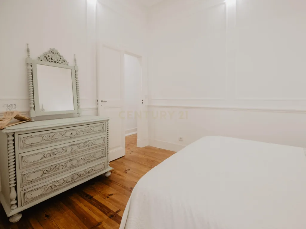 Apartamento T1 +1 de charme no Bairro Alto - Image 6