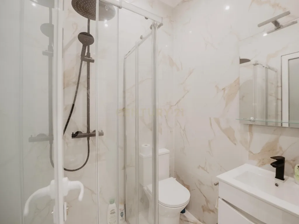 Apartamento T1 +1 de charme no Bairro Alto - Image 12