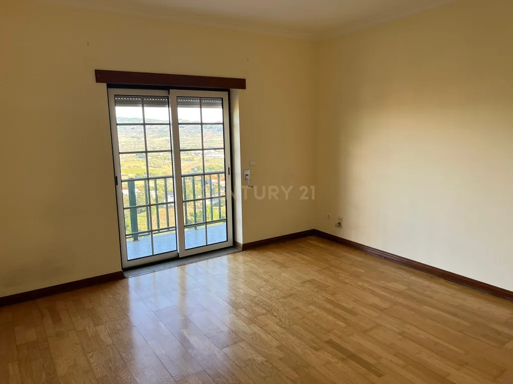 Apartamento T3 em Tortosendo, Covilhã - Image 11