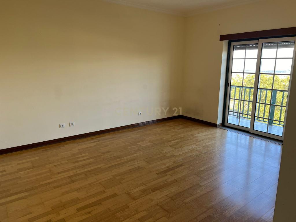 Apartamento T3 em Tortosendo, Covilhã - Image 19