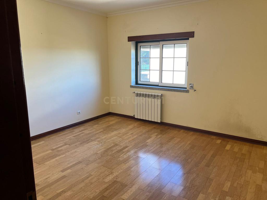 Apartamento T3 em Tortosendo, Covilhã - Image 18