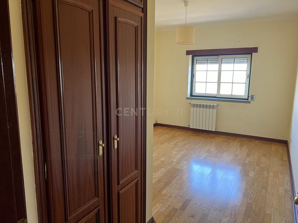 Apartamento T3 em Tortosendo, Covilhã - Image 12