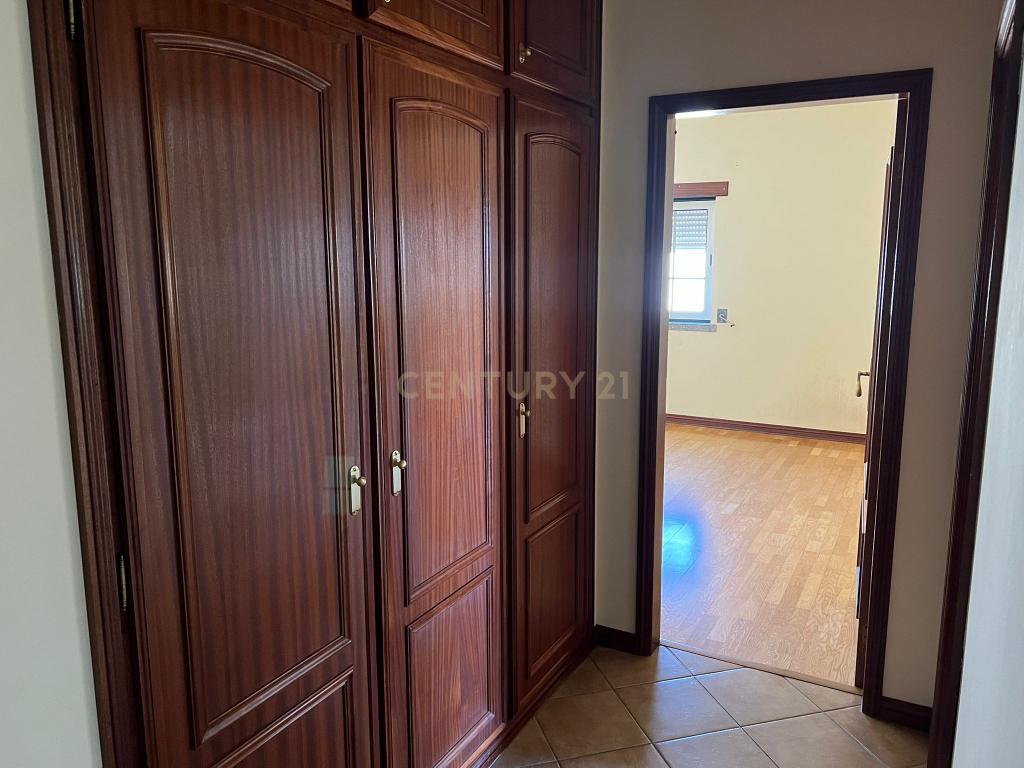 Apartamento T3 em Tortosendo, Covilhã - Image 17
