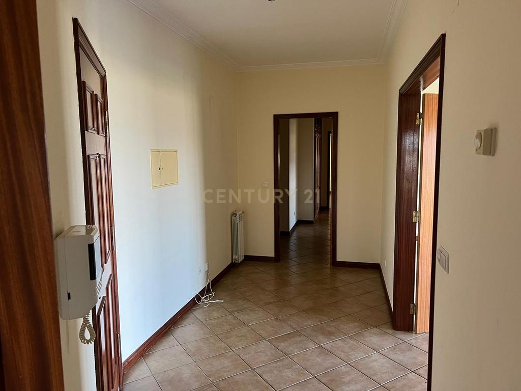 Apartamento T3 em Tortosendo, Covilhã - Image 6