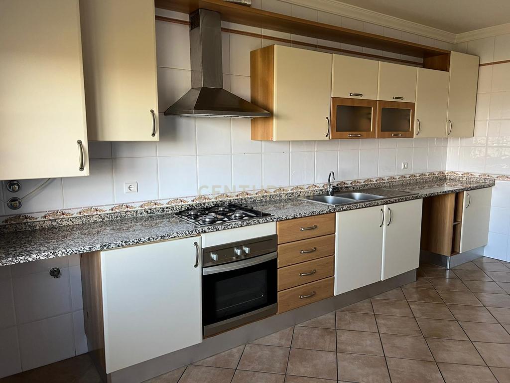 Apartamento T3 em Tortosendo, Covilhã - Image 2
