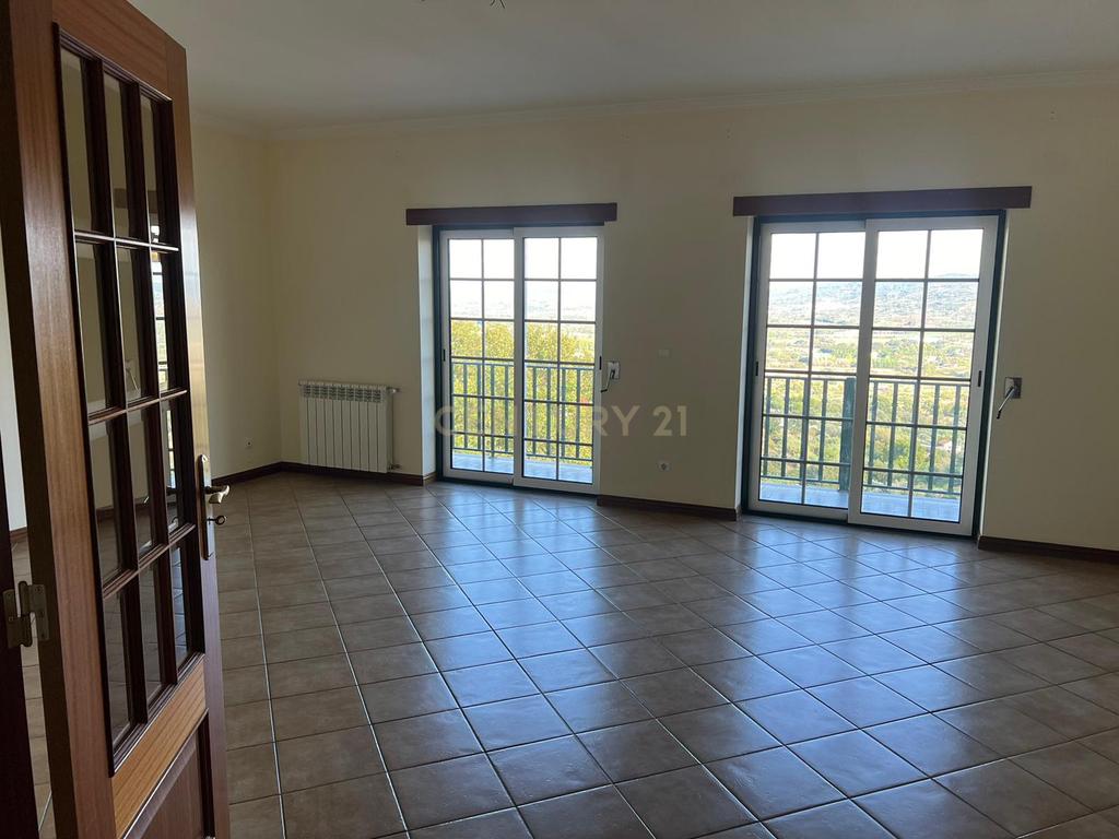 Apartamento T3 em Tortosendo, Covilhã - Image 3