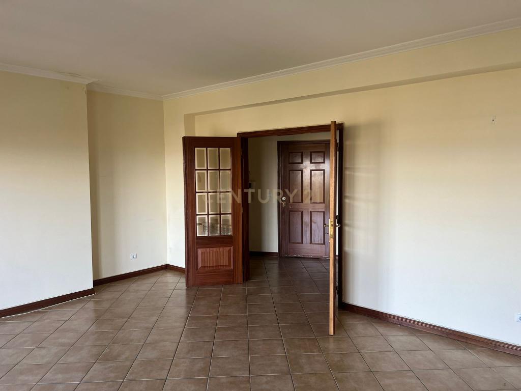 Apartamento T3 em Tortosendo, Covilhã - Image 4