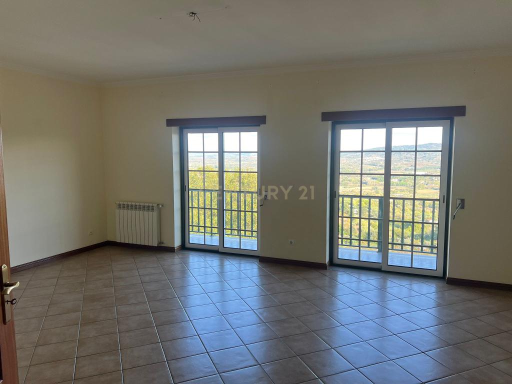 Apartamento T3 em Tortosendo, Covilhã - Image 29