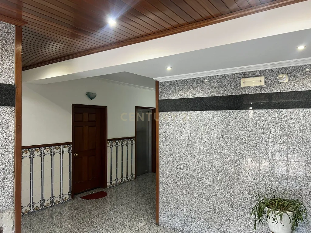 Apartamento T3 em Tortosendo, Covilhã - Image 24