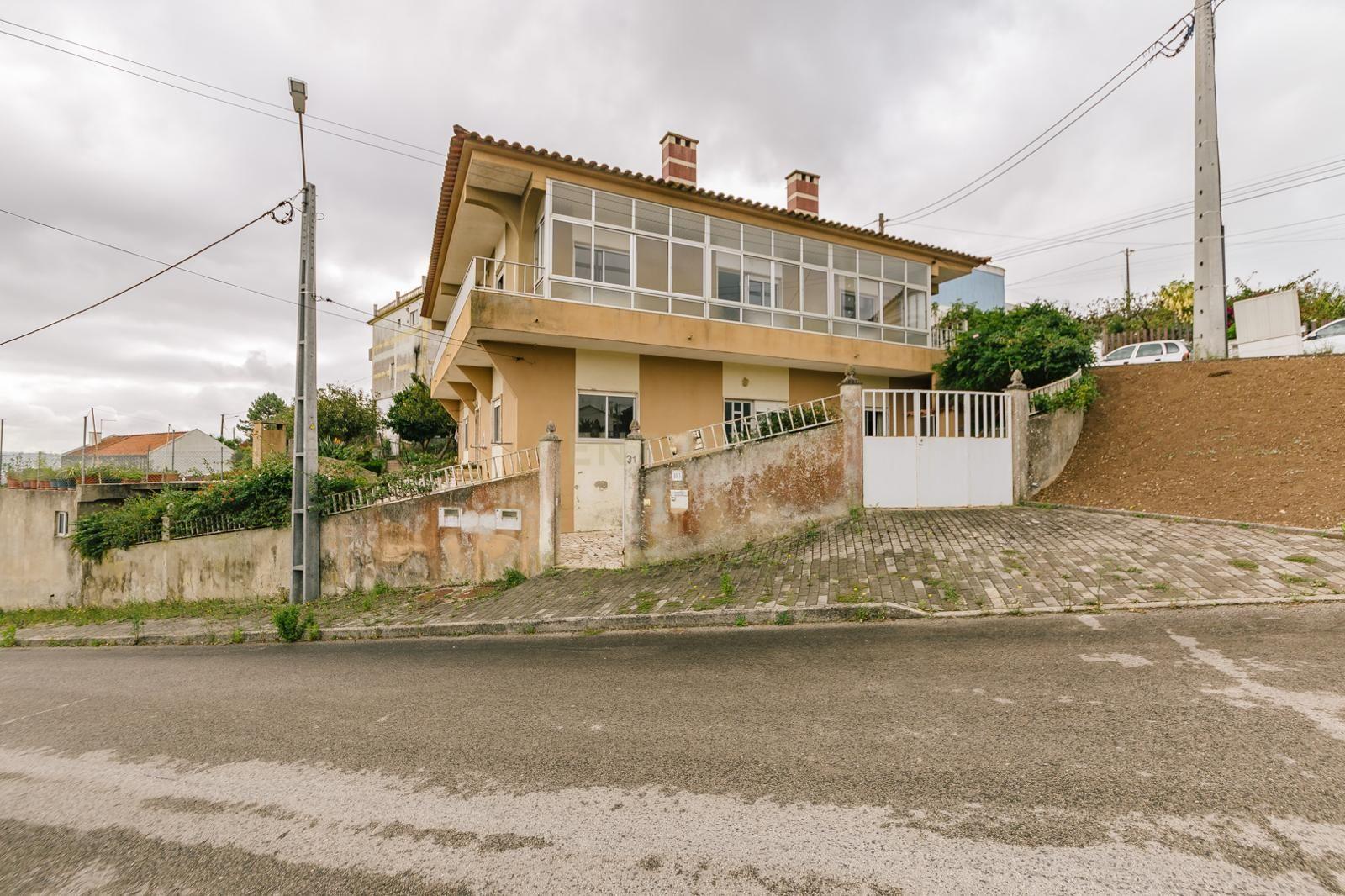 Excelente Moradia de 10 Assoalhadas, no Bairro Novo de Palhais, Loures - Image 32