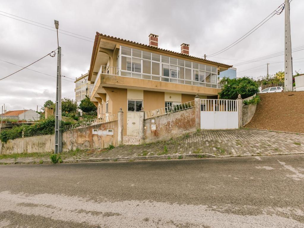 Excelente Moradia de 10 Assoalhadas, no Bairro Novo de Palhais, Loures - Image 32