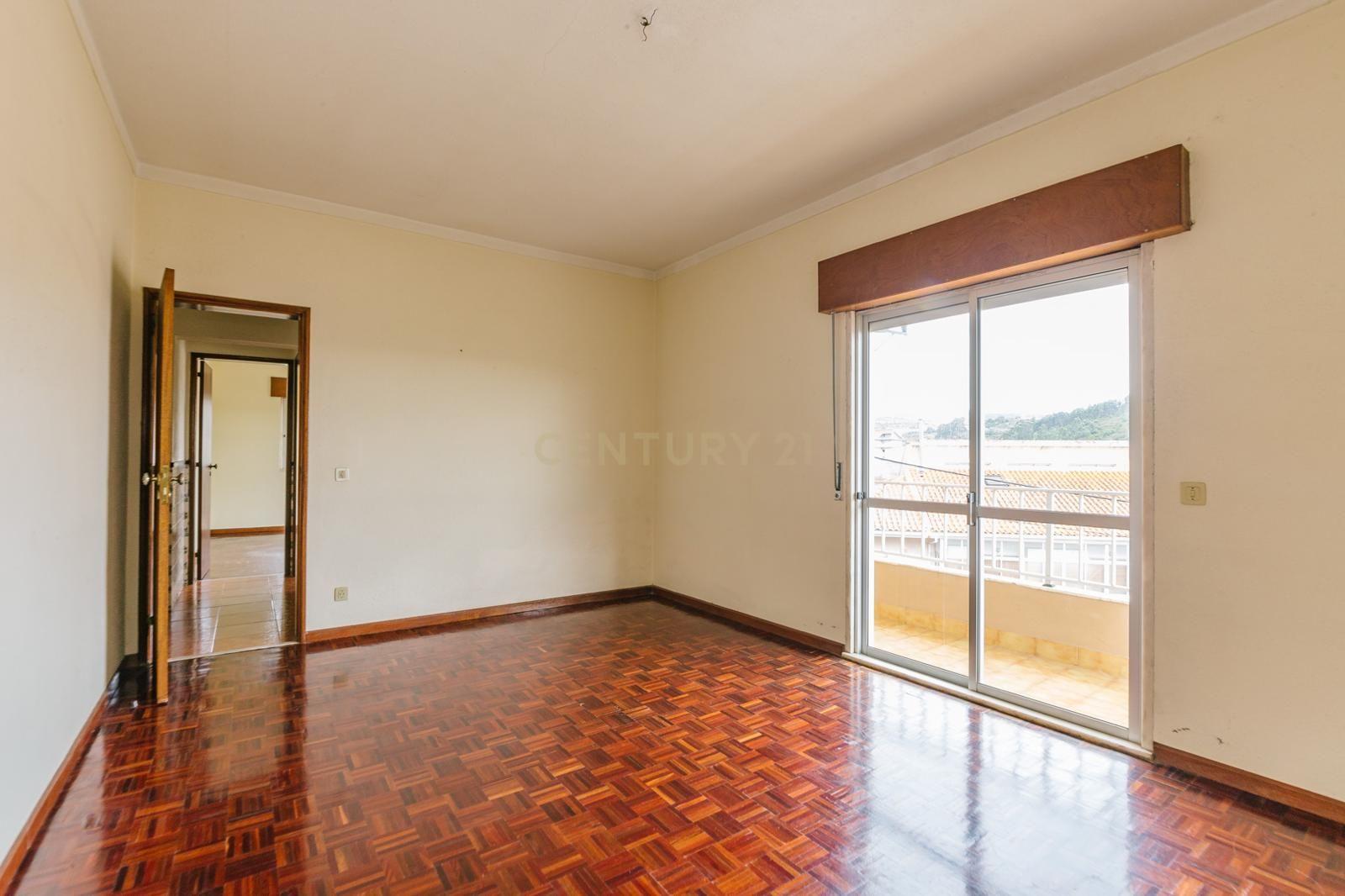 Excelente Moradia de 10 Assoalhadas, no Bairro Novo de Palhais, Loures - Image 21