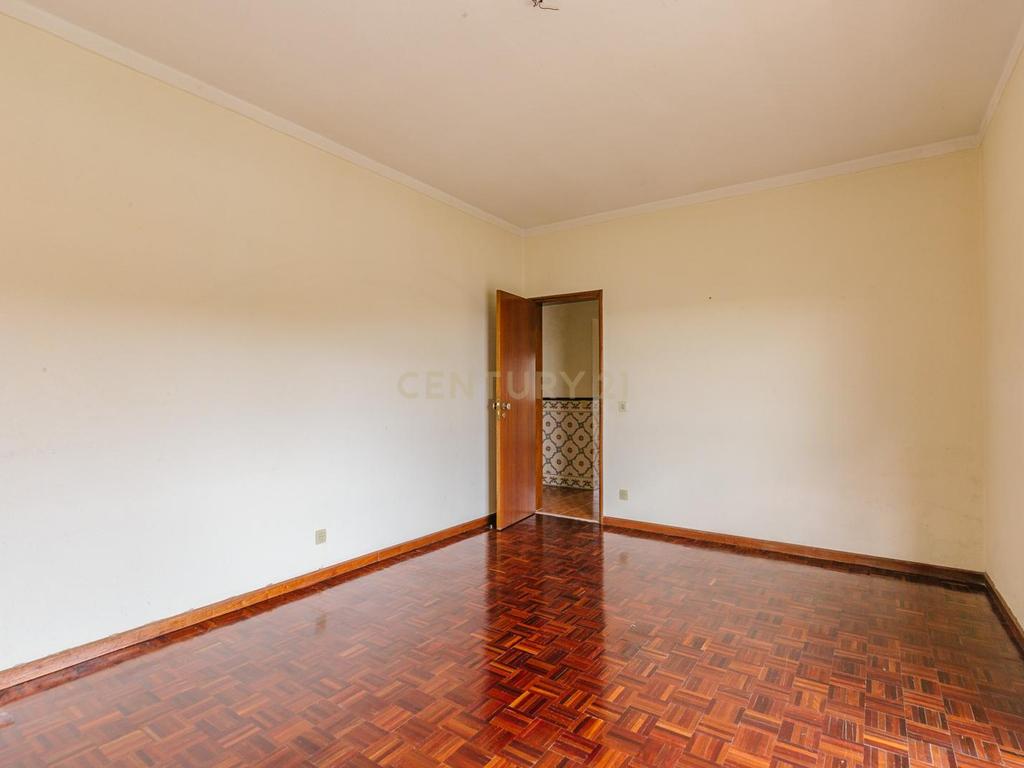 Excelente Moradia de 10 Assoalhadas, no Bairro Novo de Palhais, Loures - Image 22