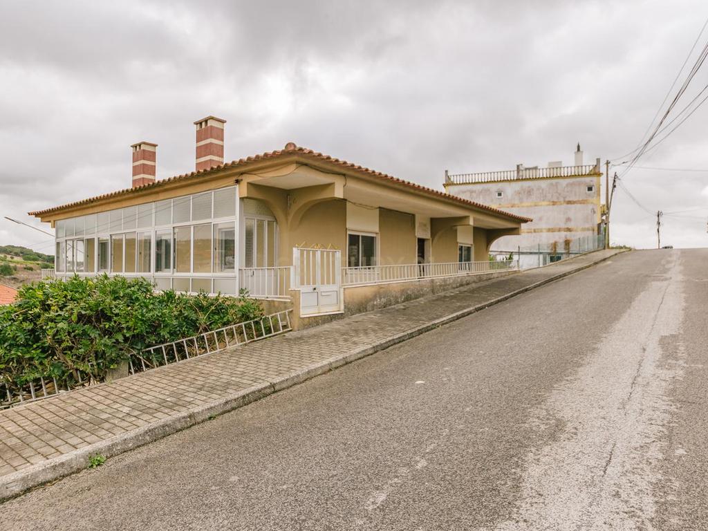 Excelente Moradia de 10 Assoalhadas, no Bairro Novo de Palhais, Loures - Image 5