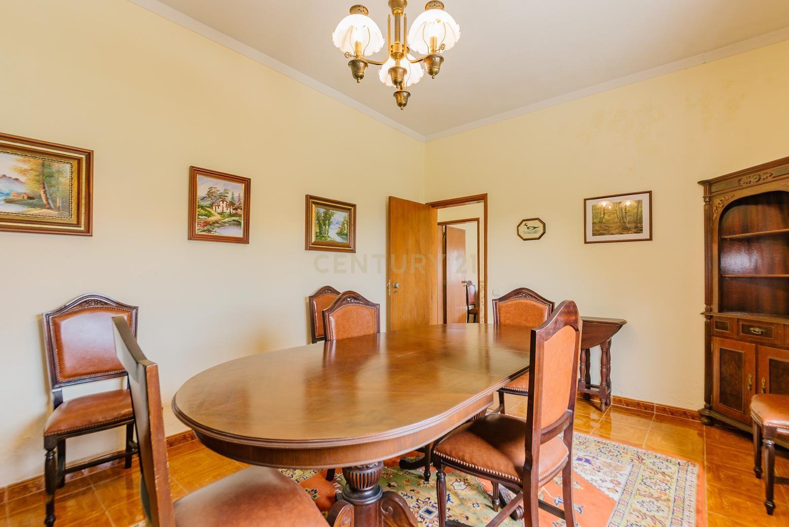 Excelente Moradia de 10 Assoalhadas, no Bairro Novo de Palhais, Loures - Image 18