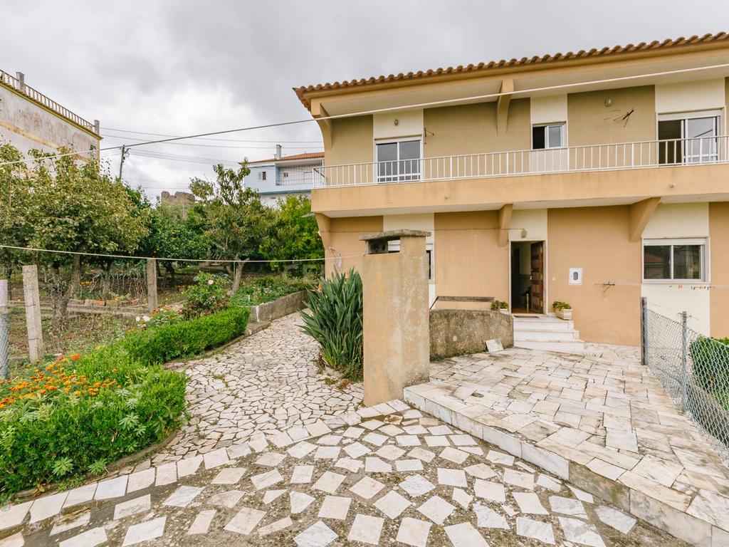 Excelente Moradia de 10 Assoalhadas, no Bairro Novo de Palhais, Loures - Image 9