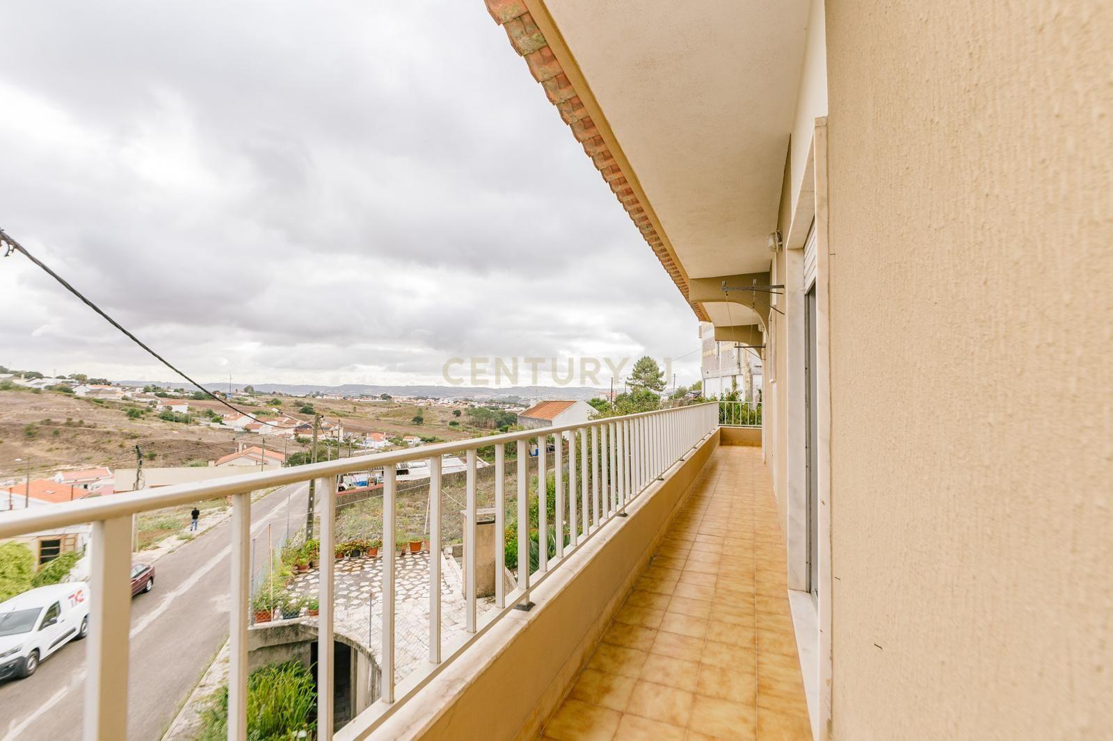 Excelente Moradia de 10 Assoalhadas, no Bairro Novo de Palhais, Loures - Image 27