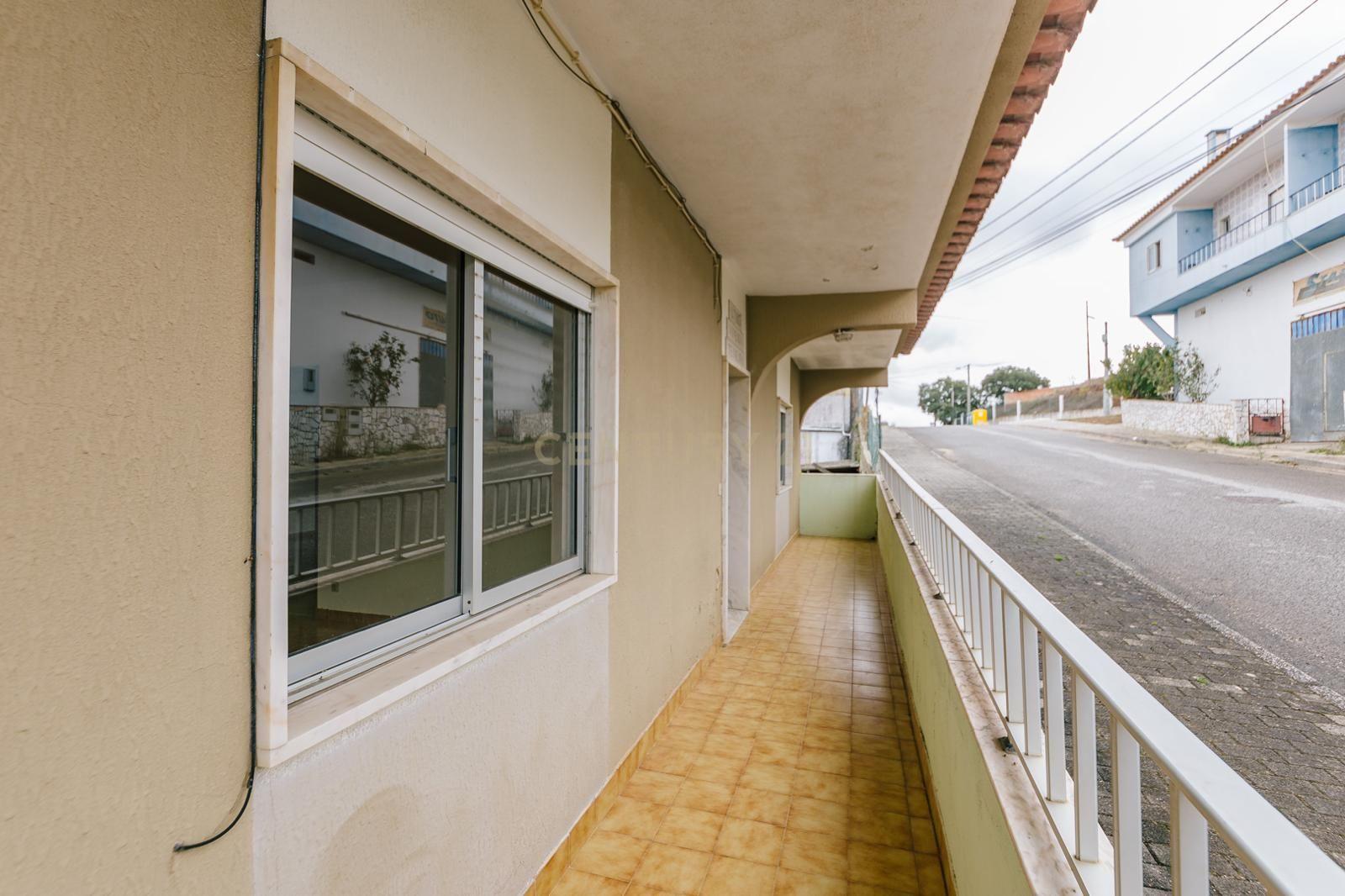 Excelente Moradia de 10 Assoalhadas, no Bairro Novo de Palhais, Loures - Image 26