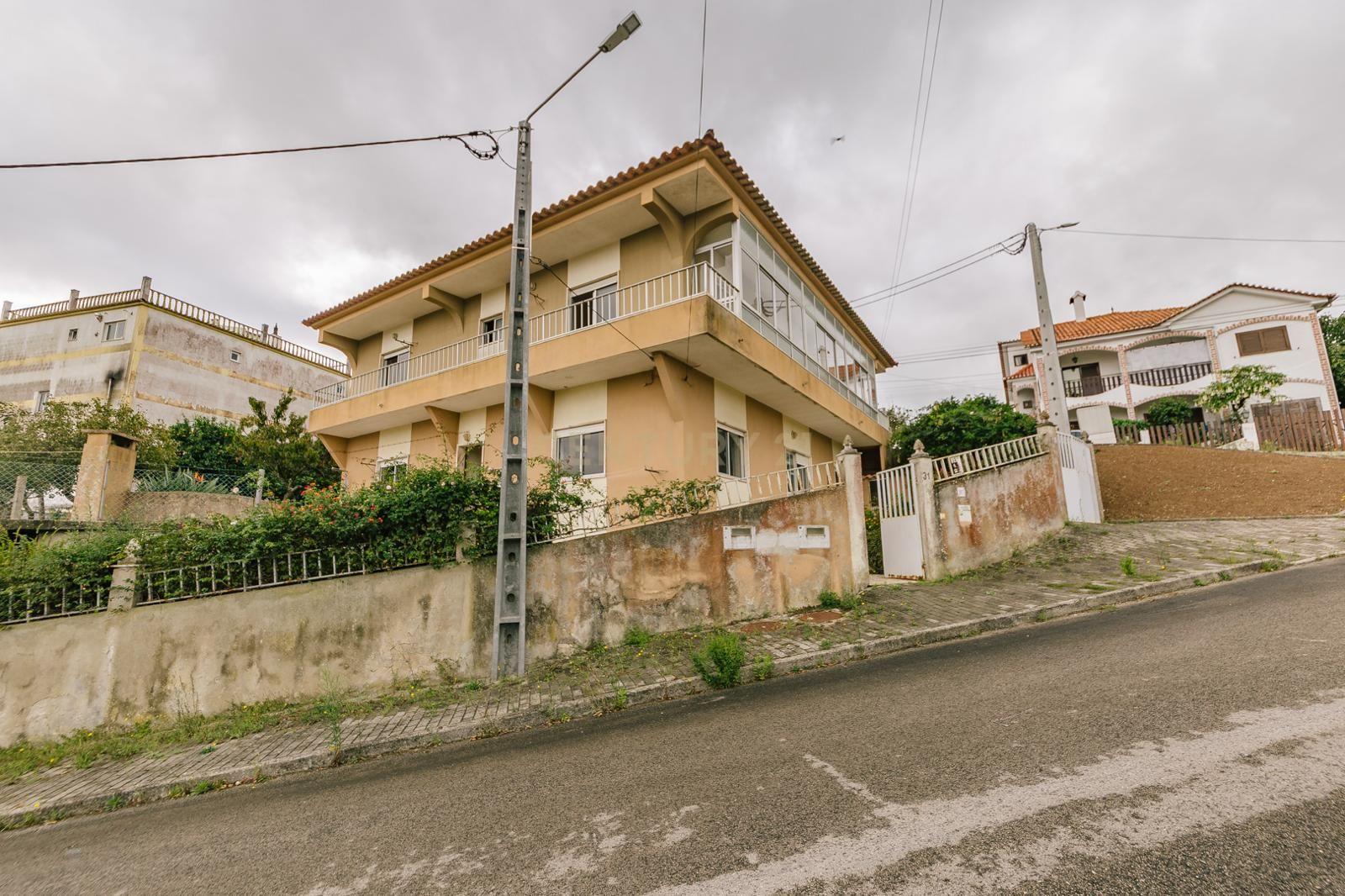 Excelente Moradia de 10 Assoalhadas, no Bairro Novo de Palhais, Loures - Image 6