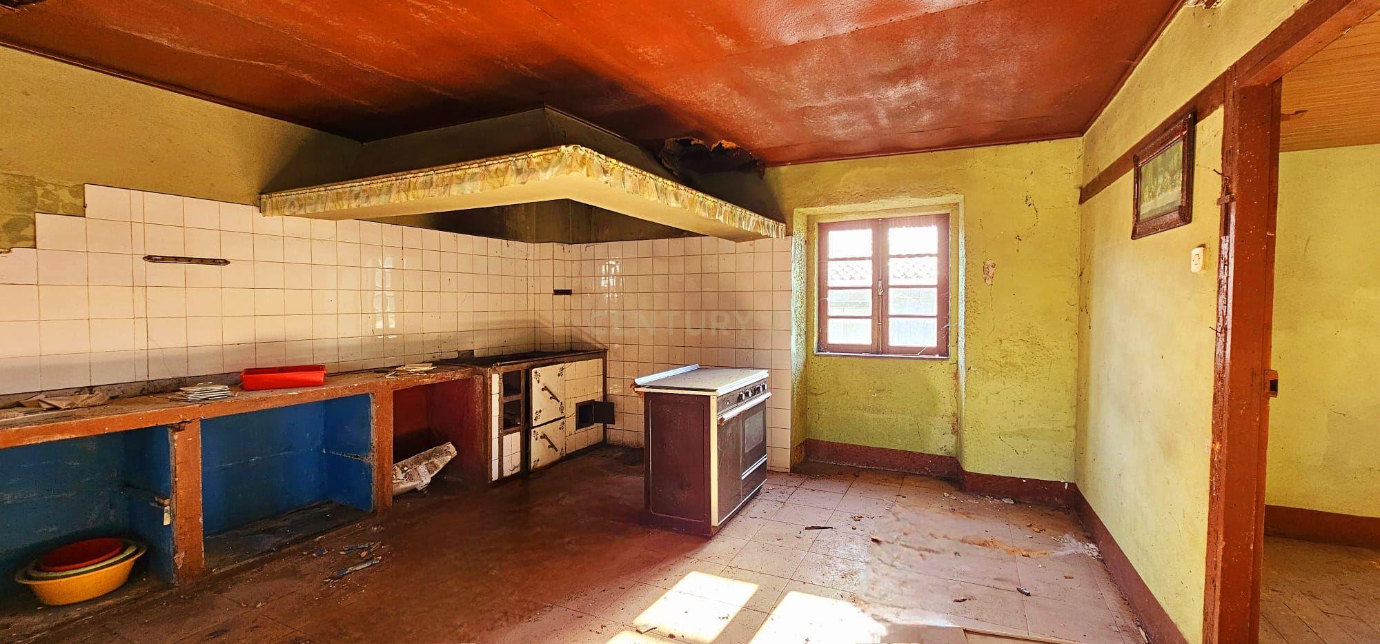 Casa para Recuperar em Braga, Ideal para Investimento - Image 23