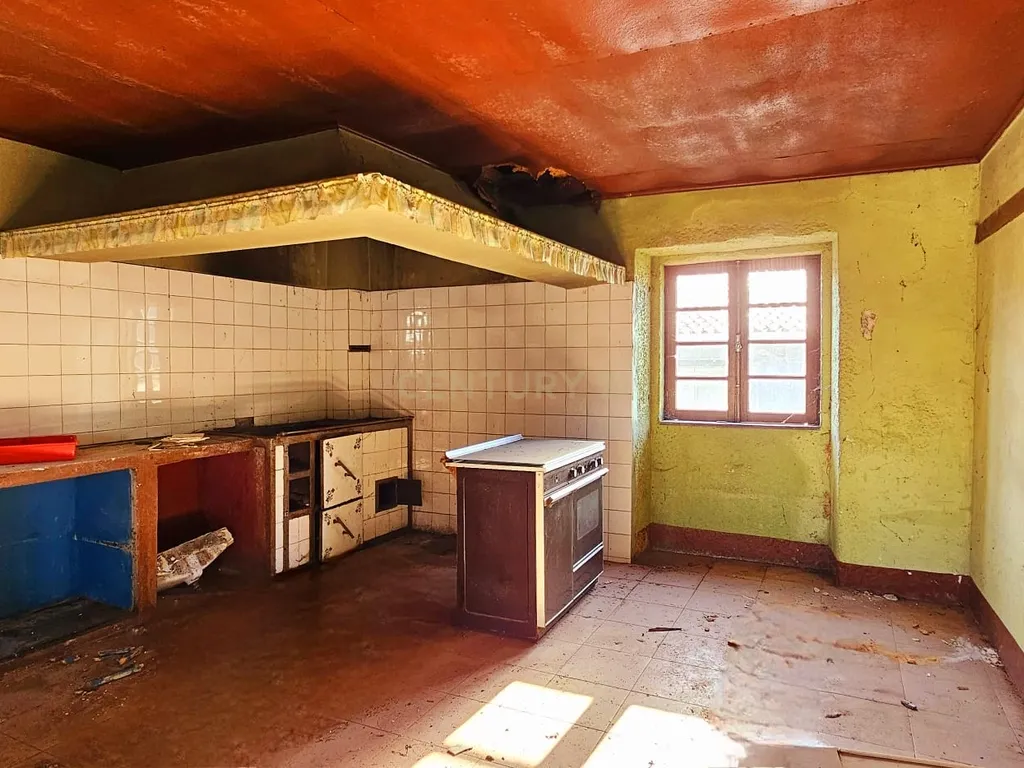 Casa para Recuperar em Barqueiros, Ideal para Investimento - Image 23