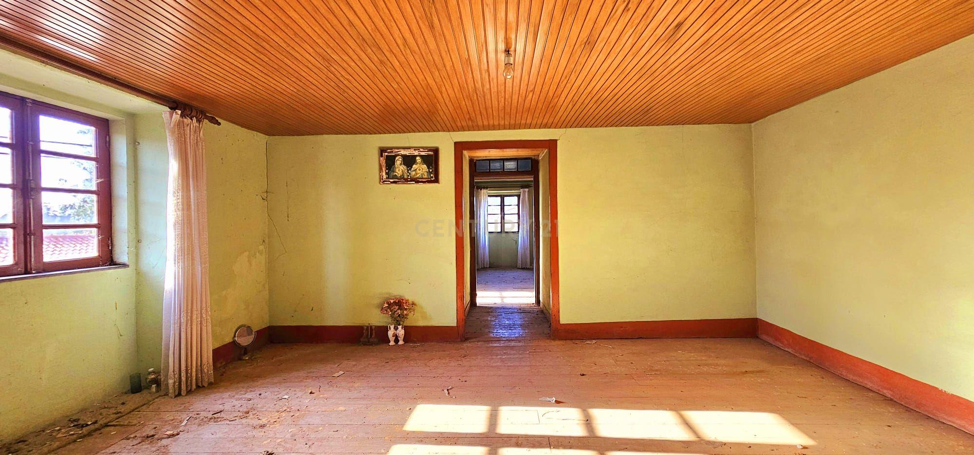 Casa para Recuperar em Braga, Ideal para Investimento - Image 26