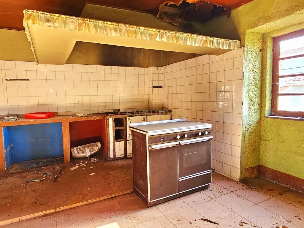 Casa para Recuperar em Barqueiros, Ideal para Investimento - Image 22