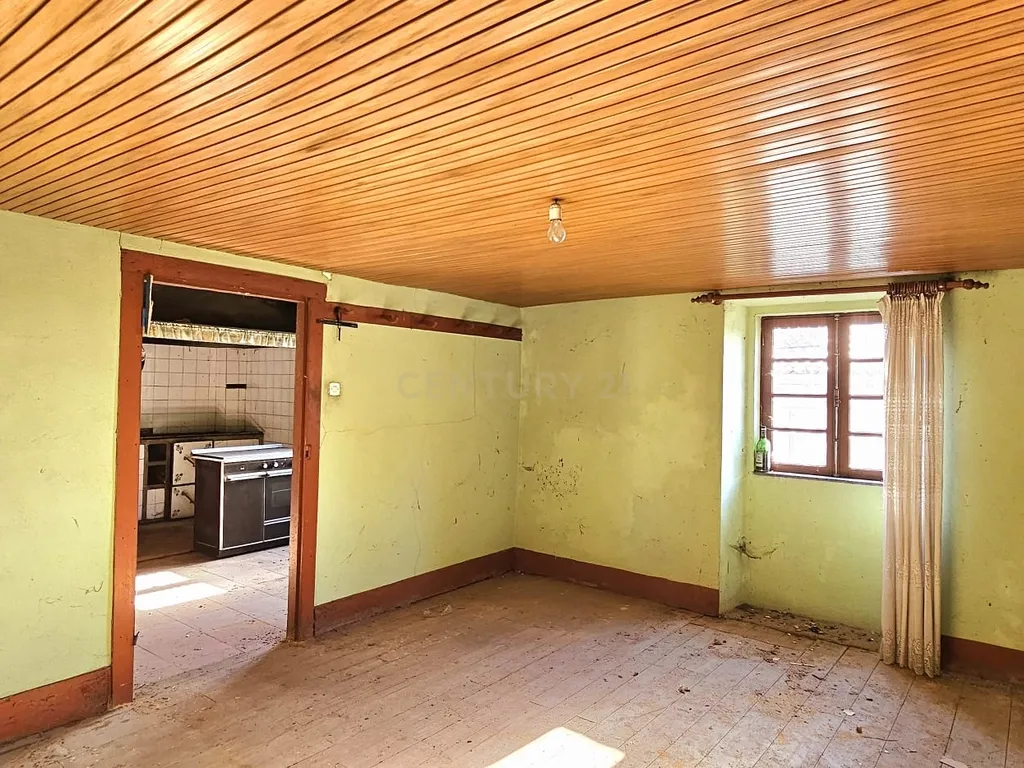 Casa para Recuperar em Barqueiros, Ideal para Investimento - Image 20