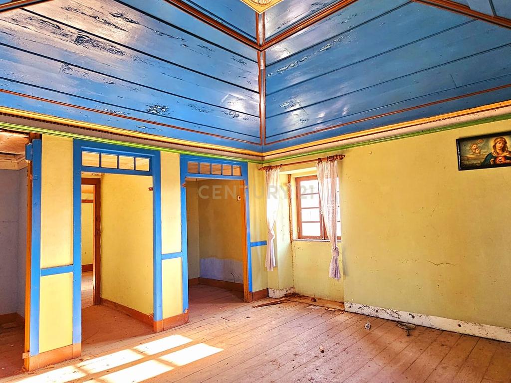 Casa para Recuperar em Barqueiros, Ideal para Investimento - Image 3