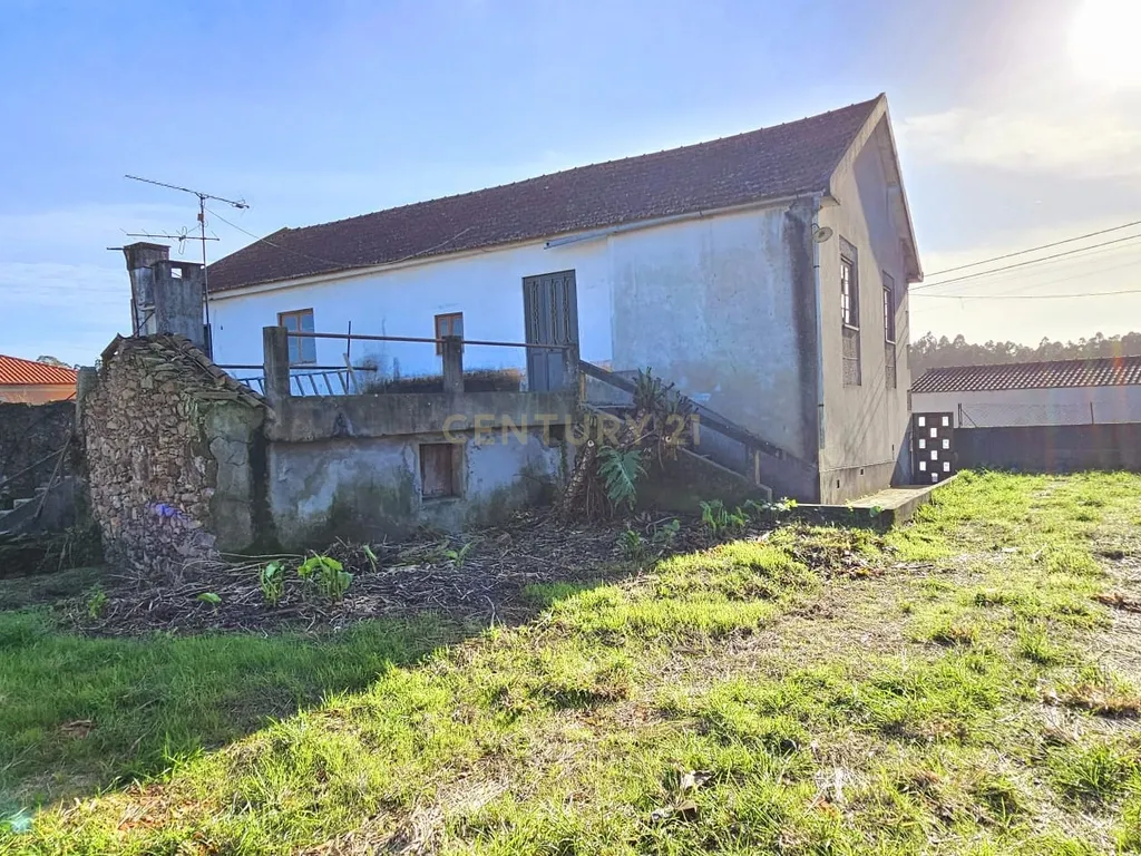 Casa para Recuperar em Barqueiros, Ideal para Investimento - Image 8