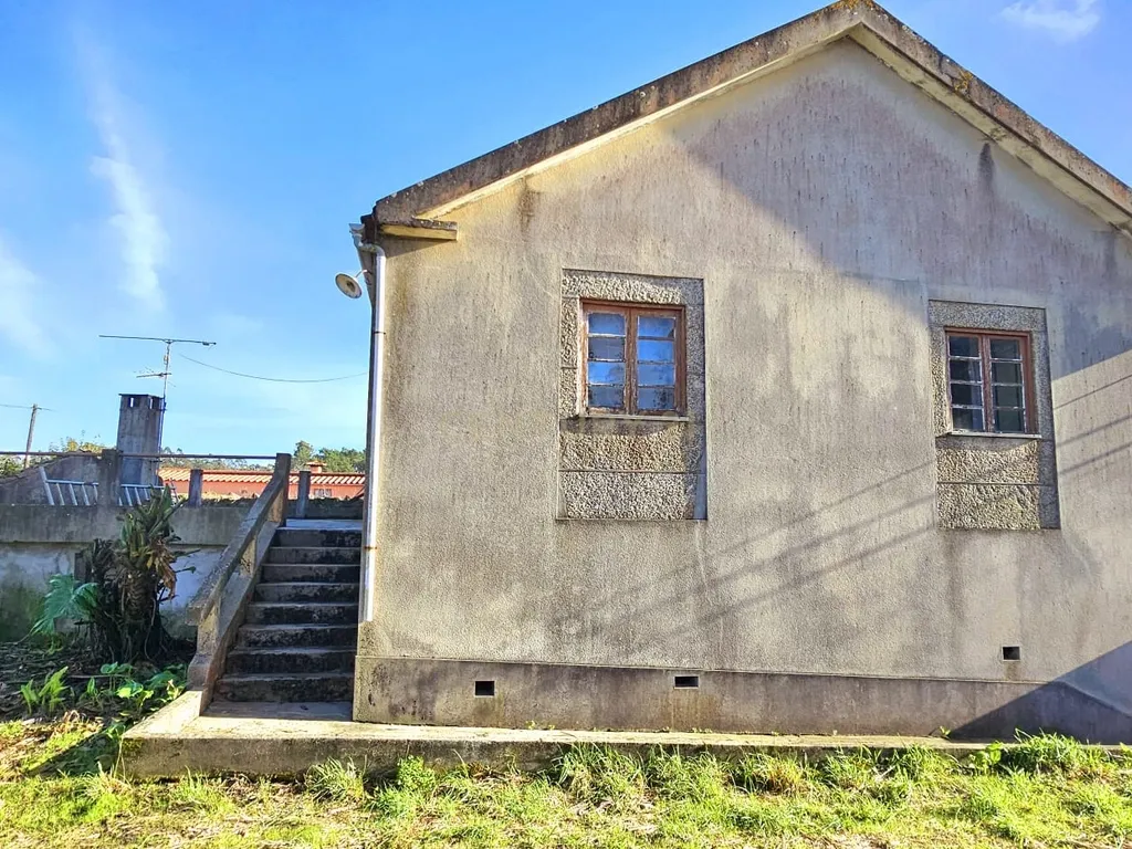 Casa para Recuperar em Barqueiros, Ideal para Investimento - Image 7