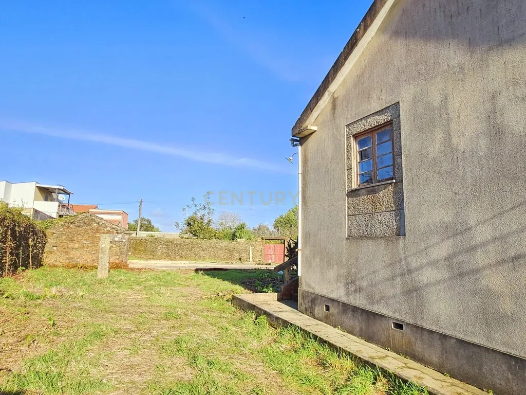 Casa para Recuperar em Barqueiros, Ideal para Investimento - Image 5