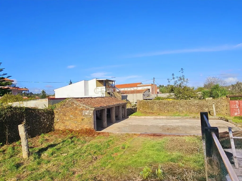 Casa para Recuperar em Barqueiros, Ideal para Investimento - Image 11