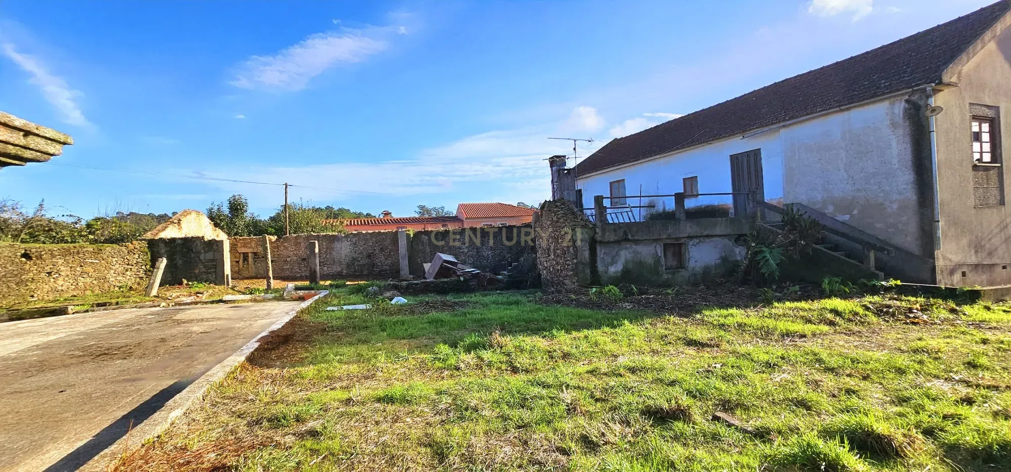 Casa para Recuperar em Braga, Ideal para Investimento - Image 9