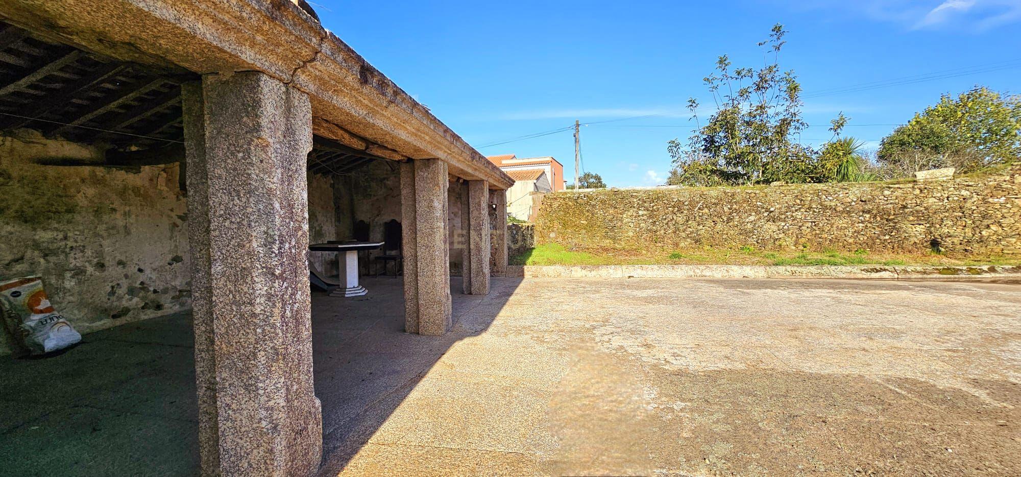 Casa para Recuperar em Braga, Ideal para Investimento - Image 18