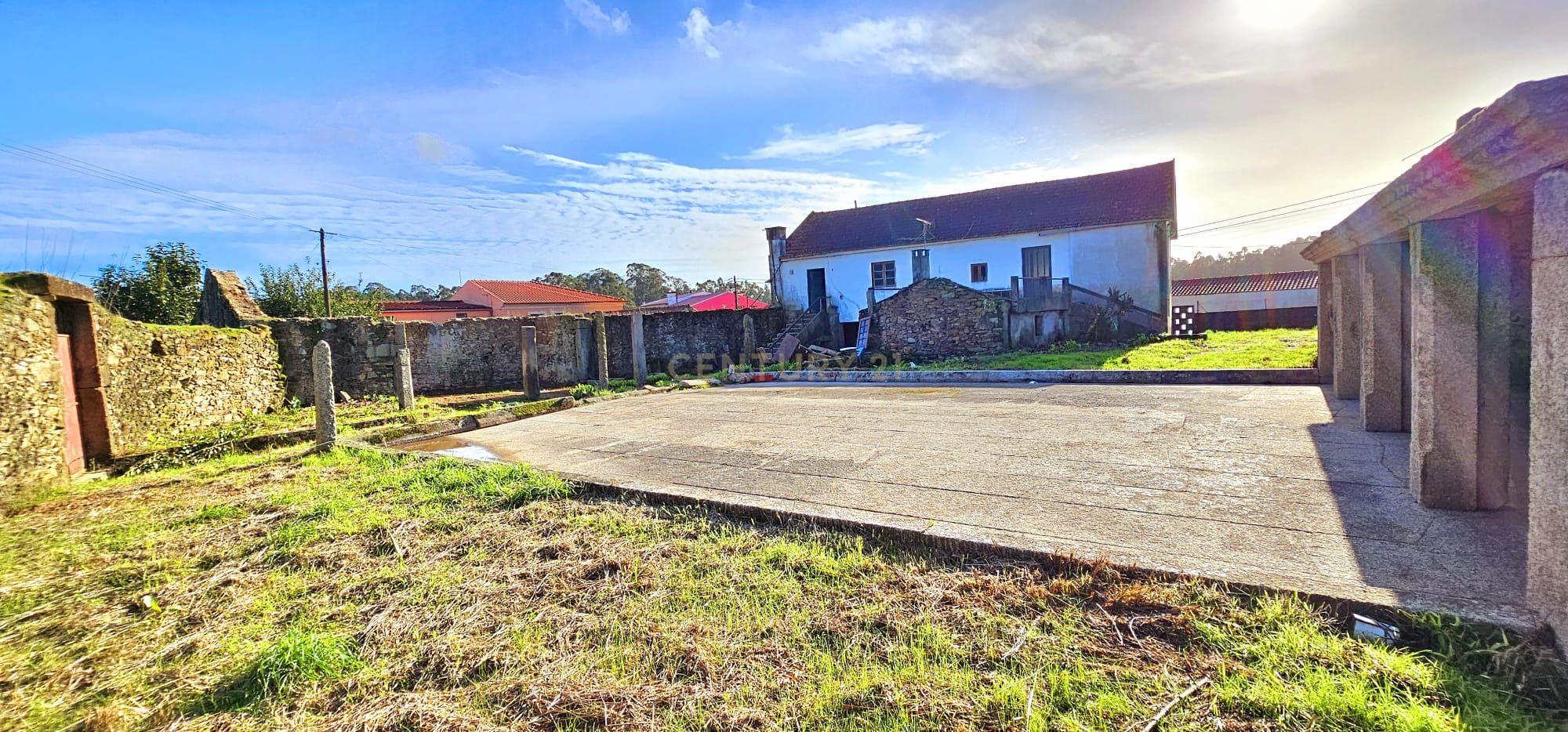 Casa para Recuperar em Braga, Ideal para Investimento - Image 6