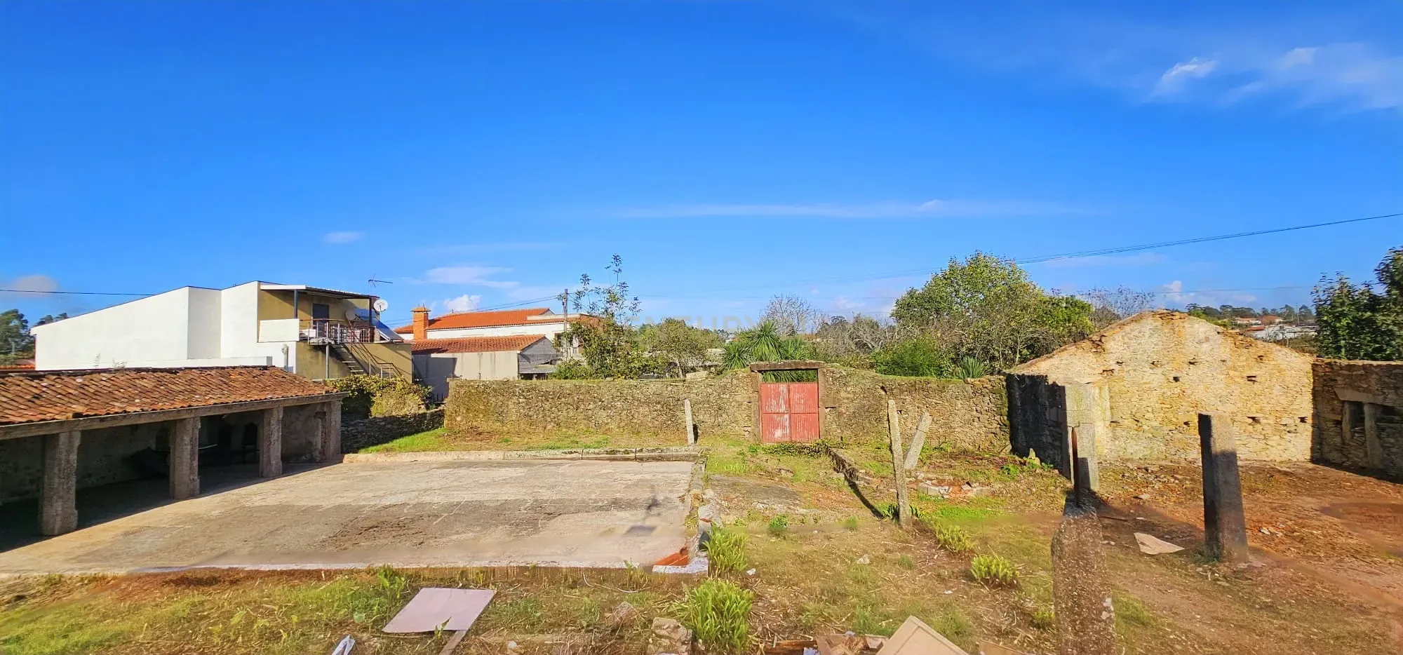 Casa para Recuperar em Braga, Ideal para Investimento - Image 10