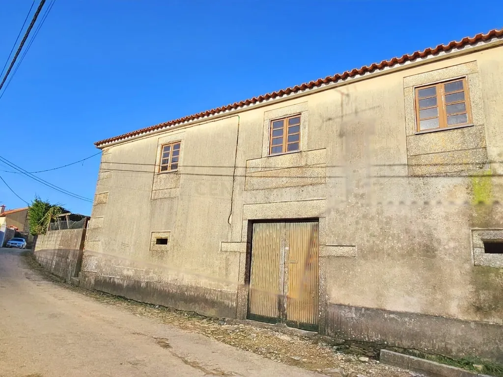 Casa para Recuperar em Barqueiros, Ideal para Investimento - Image 6