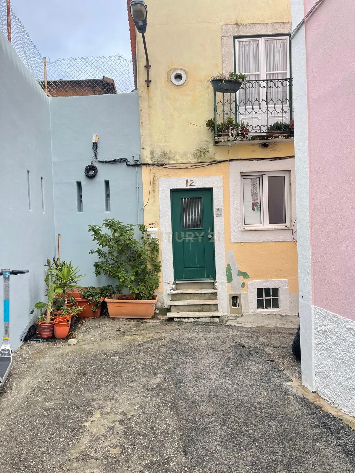 Apartamento T2 na Freguesia de São Vicente, totalmente remodelado. - Image 1