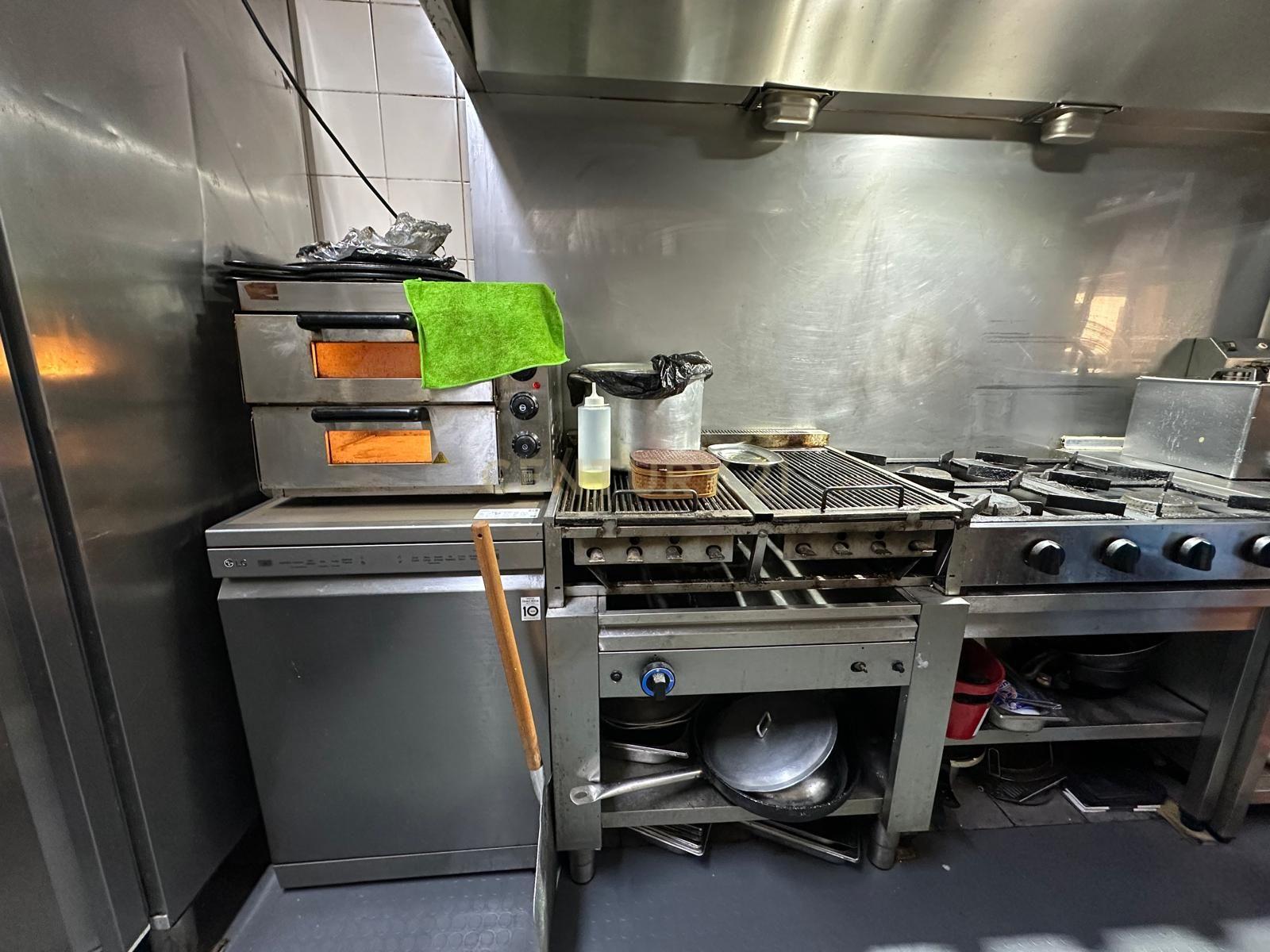 Oportunidade de Investimento: Restaurante em Brandoa para Trespasse - Image 11