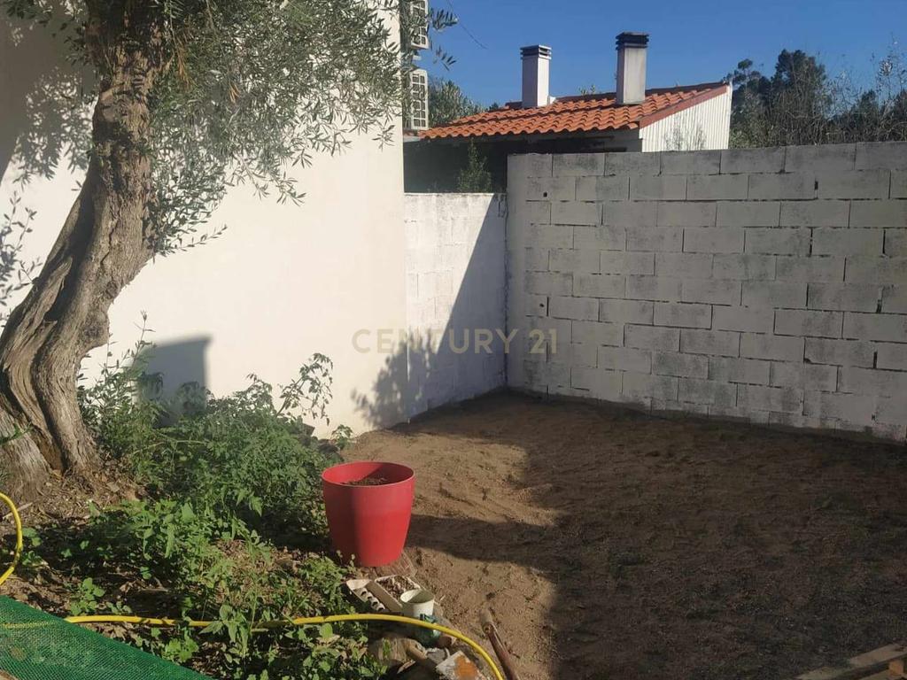 Duas Moradias em Banda em Benquerenças, Castelo Branco - Image 3